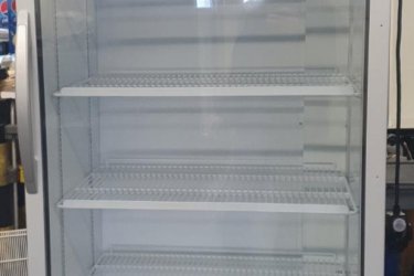 700 literes Üvegajtós Hűtővitrin Italhűtő