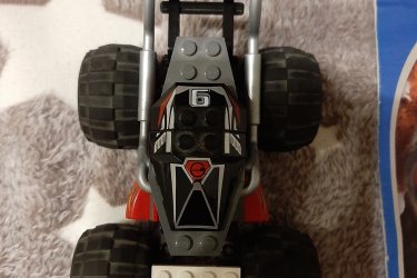 Eladó újszerű, eredeti, magyar nyelvű leírással hátra húzhatós Racers Lego.

- Hiányzik 2 alkatrésze, de a működését és kinézetét nem befolyásolja!

Ára: 3999 ft