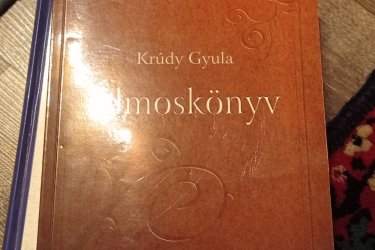 Eladó Vegyes könyvek Régi és új egyedül a Ember Után nincs benne csak egyben eladó ár fix 75000