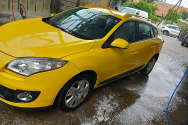 Eladó Renault megane 1.5dci kitűnő állapotban lévő gépkocsim, frissen szervizelt több infó telon 06302286245