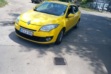 Eladó Renault megane 1.5dci kitűnő állapotban lévő gépkocsim, frissen szervizelt több infó telon 06302286245