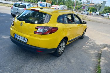 Eladó Renault megane 1.5dci kitűnő állapotban lévő gépkocsim, frissen szervizelt több infó telon 06302286245